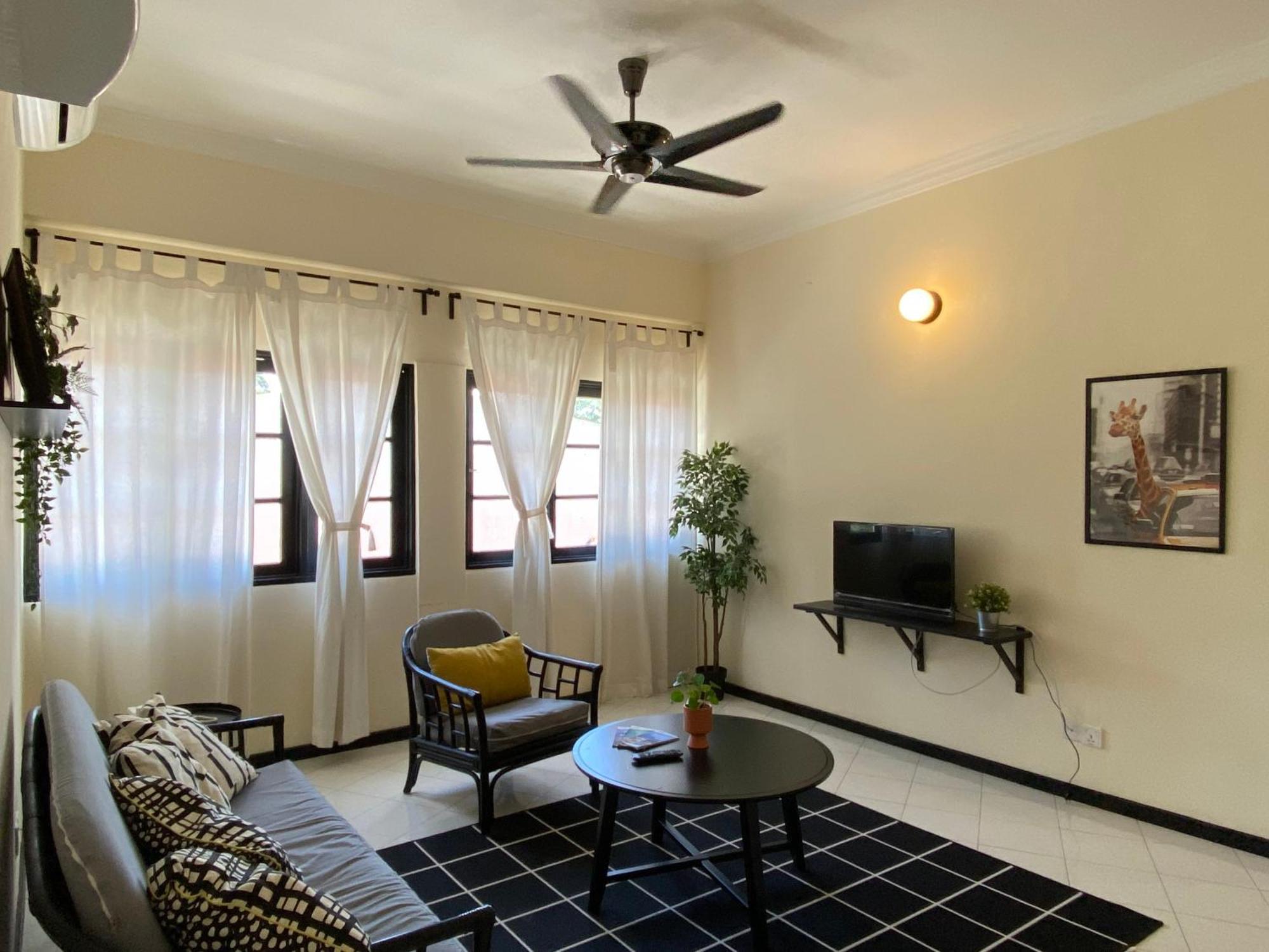 Aurora Court Service Pangsapuri Georgetown